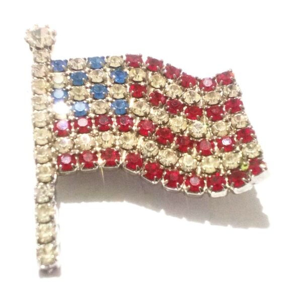 Vintage Patriotic American Flag Rhinestone Brooch – Red White Blue Sparkling Pin - Picture 3 of 4